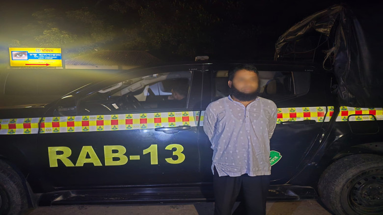 লালমনিরহাটে স্কুলছাত্রীকে ধর্ষণ অভিযুক্ত ক্লিনিক পরিচালককে গ্রেফতার